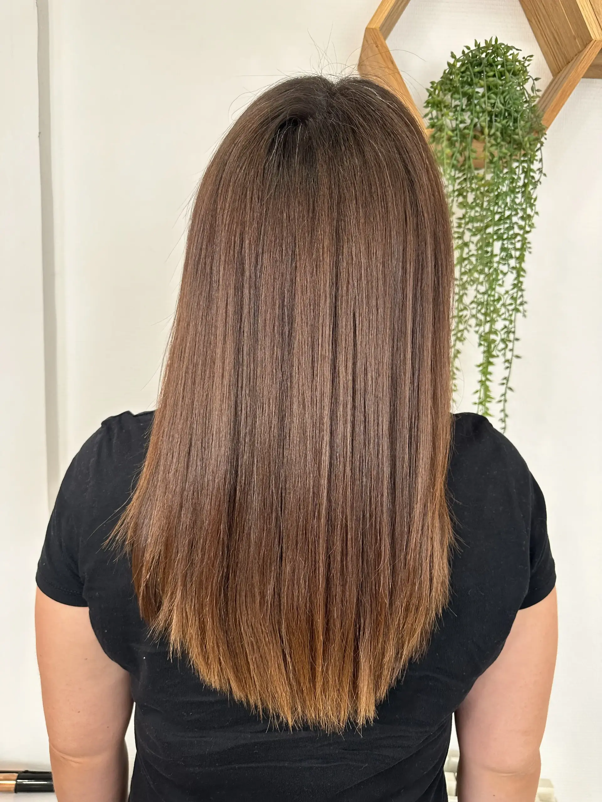 Lissage brésilien à Auray, résultat brillant chez L'atelier by Mylène exemple 1