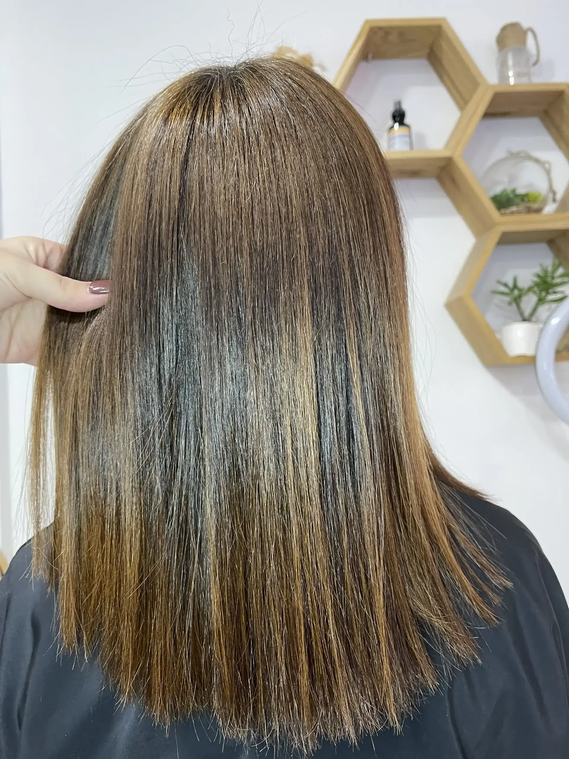 Lissage brésilien à Auray, résultat brillant chez L'atelier by Mylène exemple 2